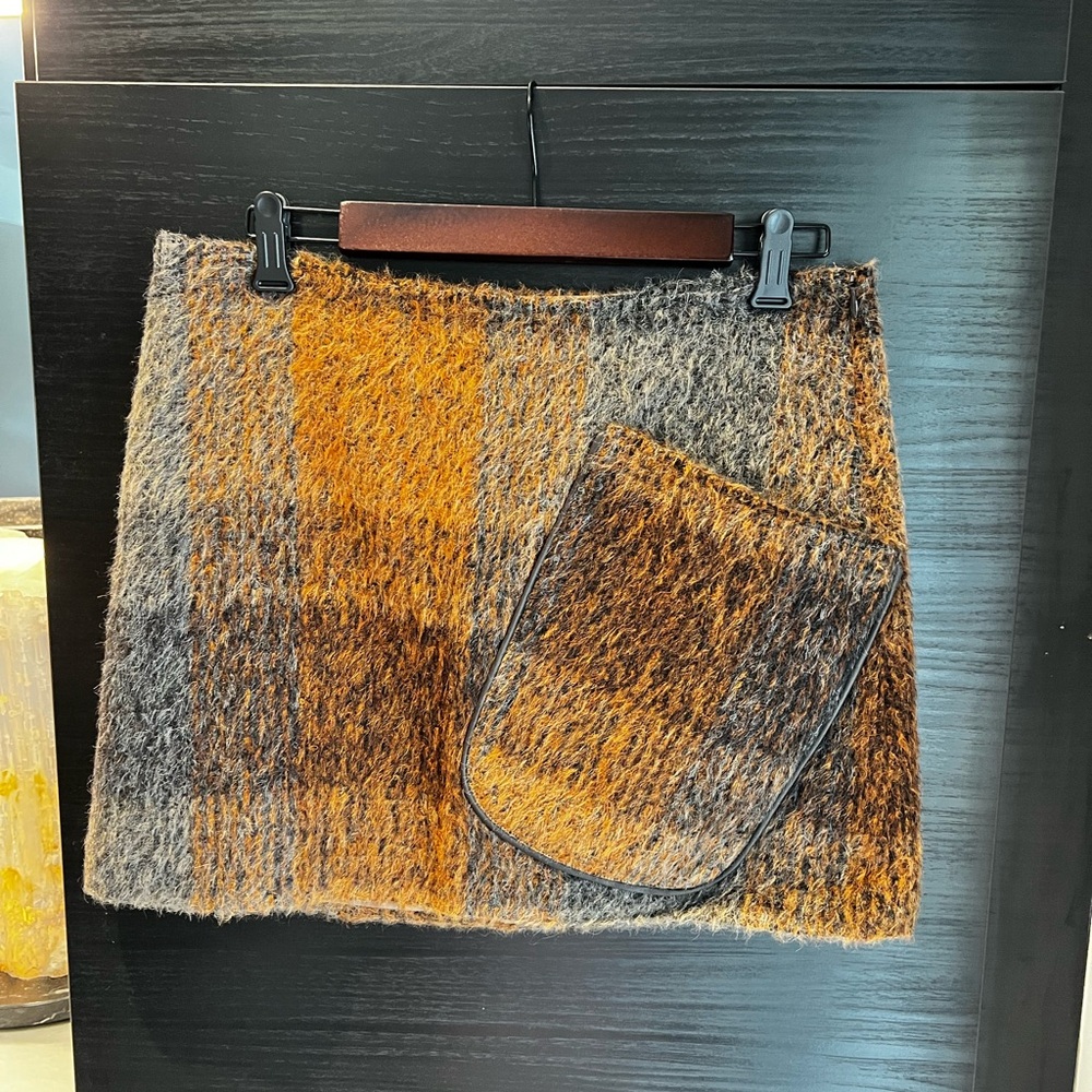 L.A.M.B. Textured Orange and Gray Mini Skirt